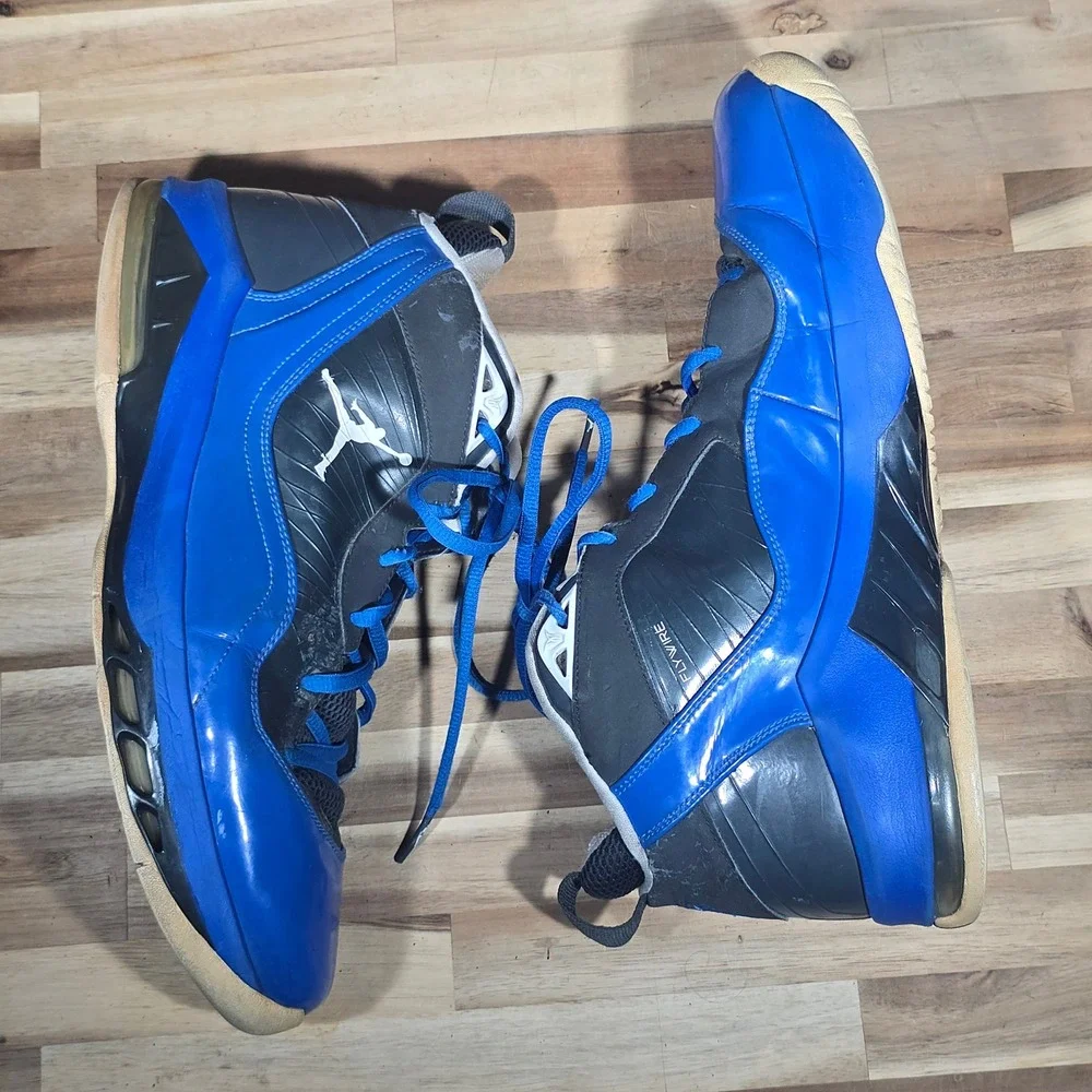 Jordan Melo M8 Anthracite White Varsity Royal 469786-018‎ Size 13 Blue Black